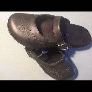 Vionic black mules, size 9, adj. buckle closure
